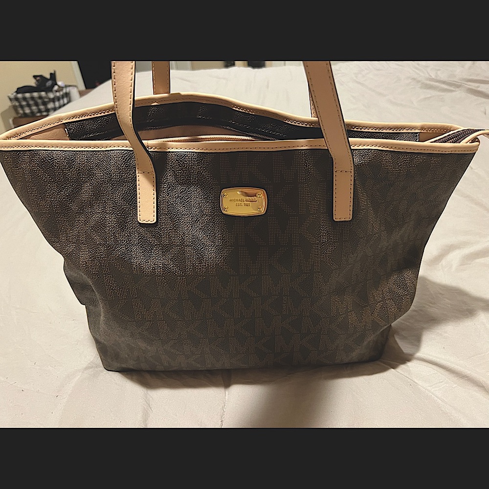 Signature Michael Kors Tote